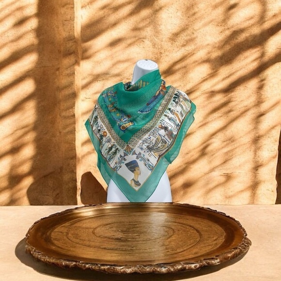 EGYPT Souvenir Silky Scarf Gorgeous Turquoise& Yellow Tutankhamun 34” Square - Picture 5 of 10